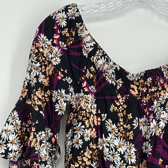 Express Womens Black Floral Romper Size M White Flowers Printed Boho Ruffle Chic - Picture 3 of 13